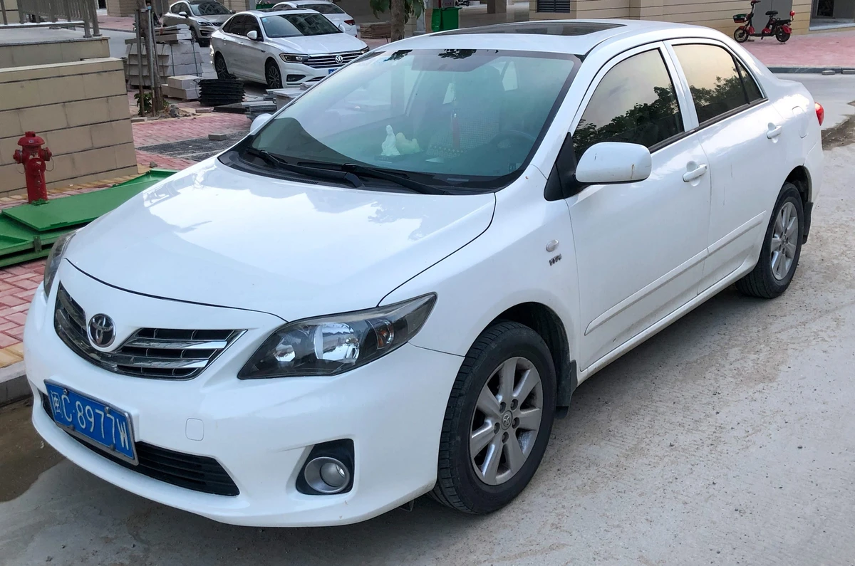 Toyota Corolla E150 після рестайлінгу — седан із мотором 1.6 Dual VVT-i