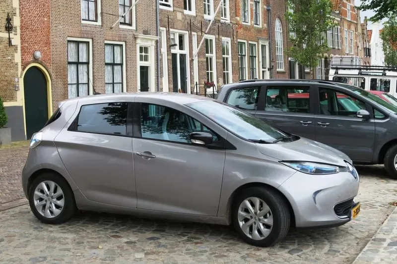 Renault Zoe вживана: батарея, оренда, запас ходу